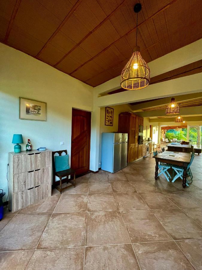 Chambre Et Sdb Privative Ylang Ylang Vue Mont Pelee Dans Maison Partagee Le Morne-Rouge Luaran gambar