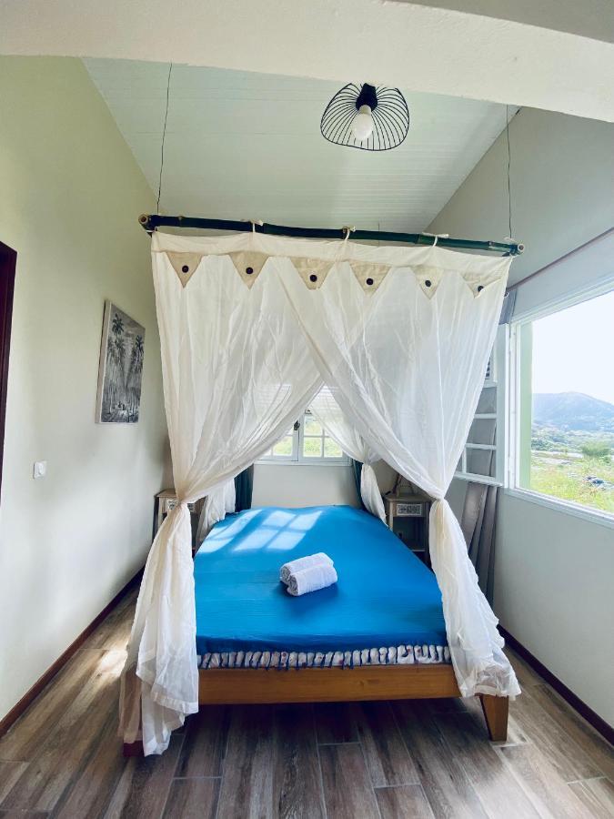 Chambre Et Sdb Privative Ylang Ylang Vue Mont Pelee Dans Maison Partagee Le Morne-Rouge Luaran gambar